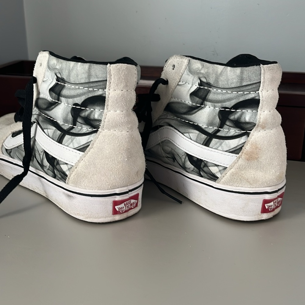 Vans - Picture 2 of 4